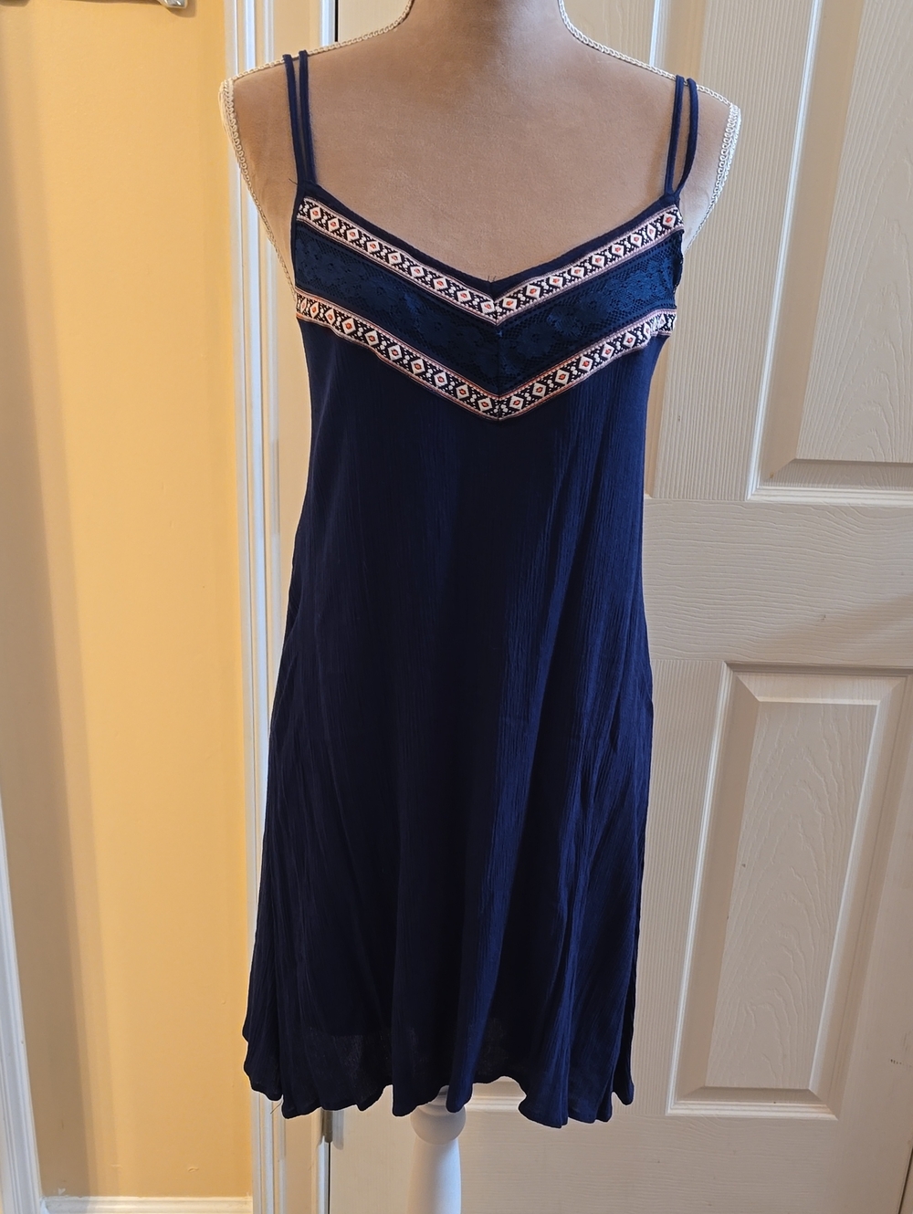 Alya NWOT Size Large Navy Lace-Trim Dress with Embroidered Chevron Detail